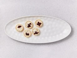 Gravity Oval Platter 50x21cm White Gift Boxed 6 Gravity Oval Platter 50x21cm White Gift Boxed -Maxwell & Williams Shop maxwell williams gravity white platter oval 800x600